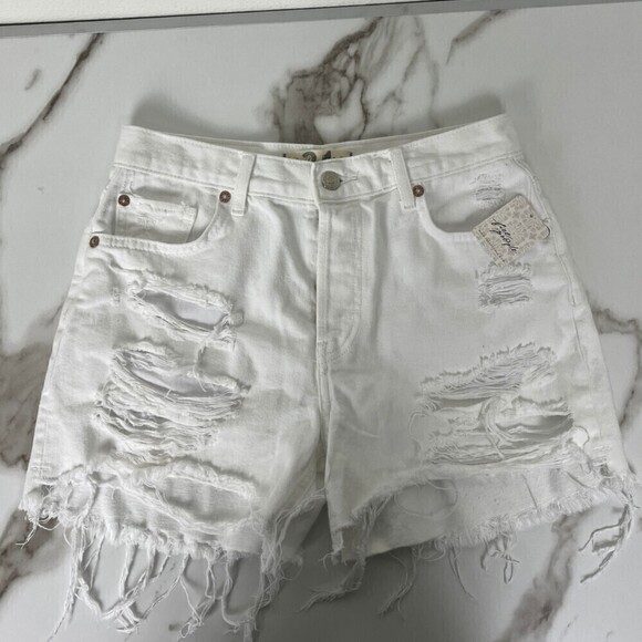 Free People Size 24 Maggie Button Fly Mid-Rise White Distressed Denim NEW Shorts - Picture 13 of 14